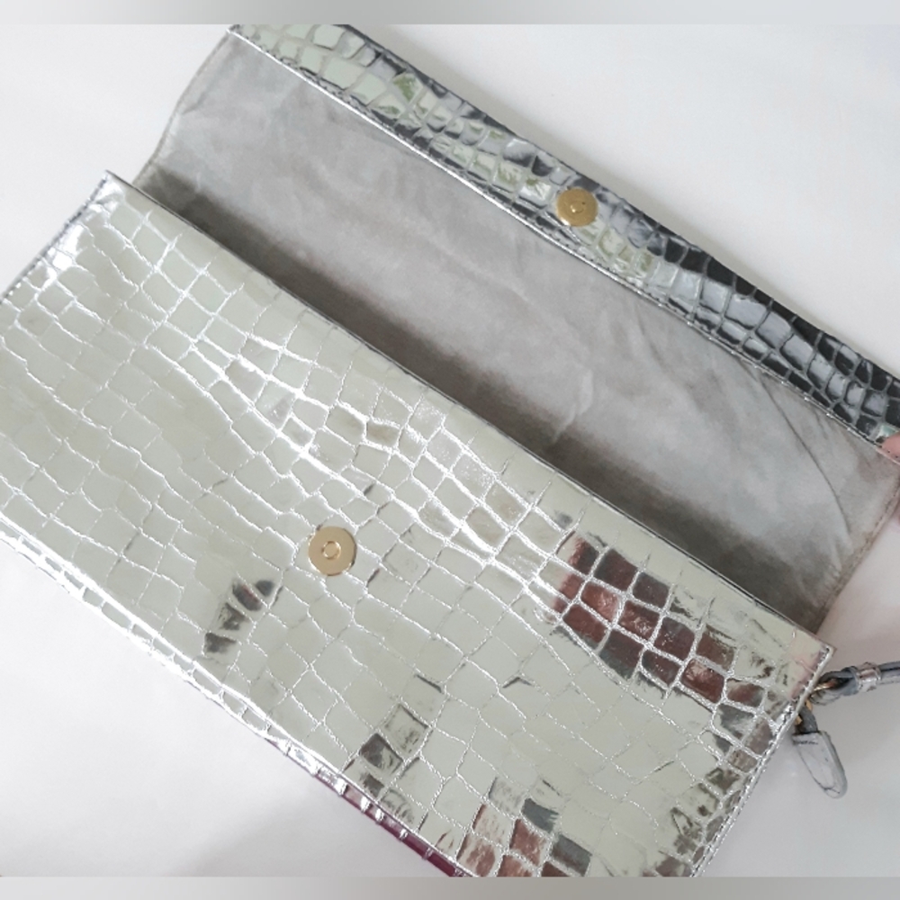 Franchi Silver Crocodile Embossed Clutch - Picture 10 of 11